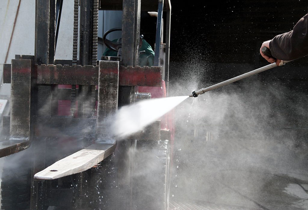 Read more about the article Industrial Pressure Wash & Safe Service in Mumbai